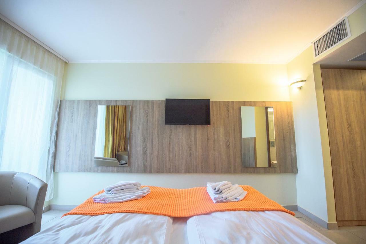 Hotel Piccadilly Мамая Экстерьер фото