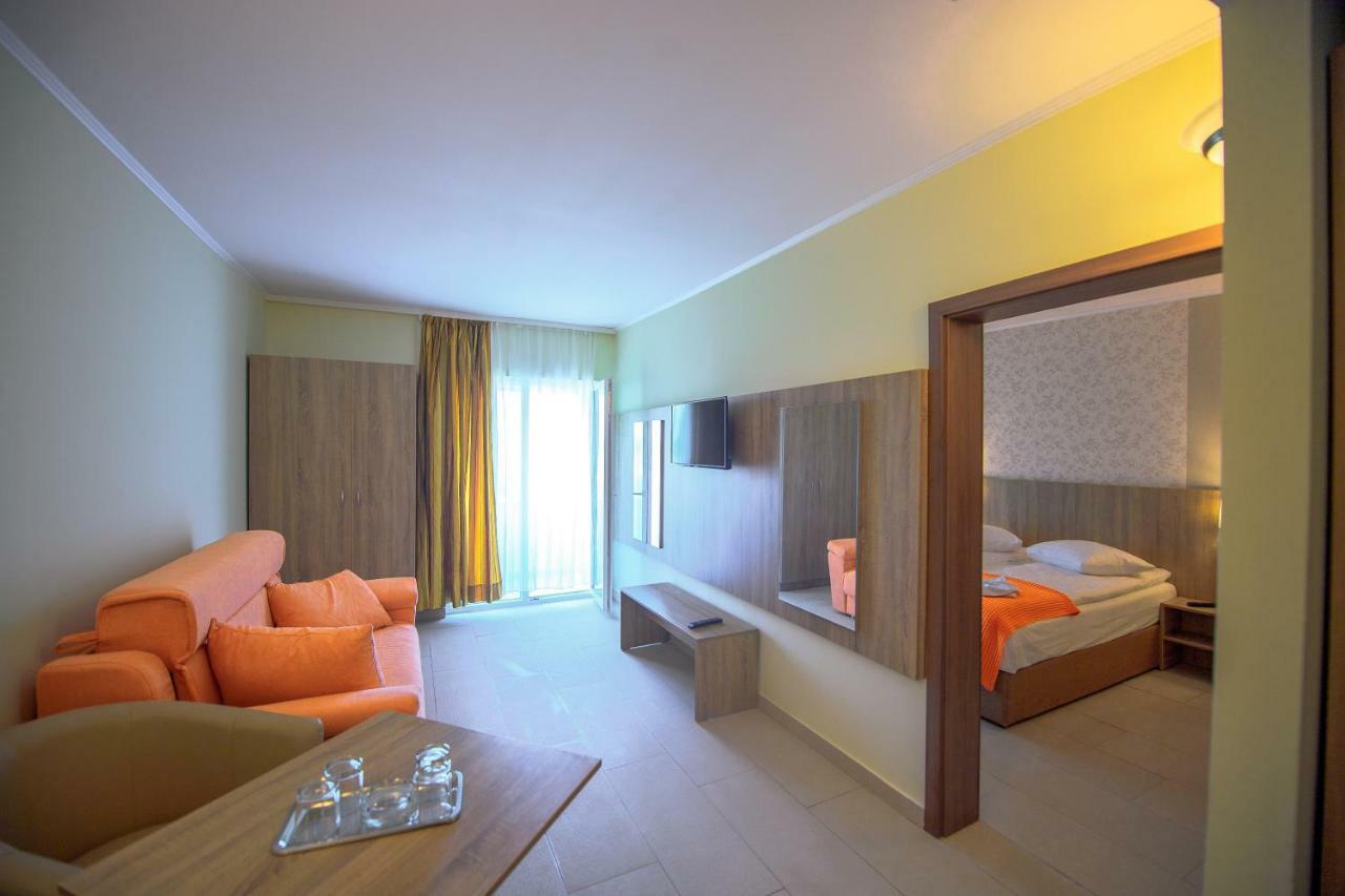 Hotel Piccadilly Мамая Экстерьер фото