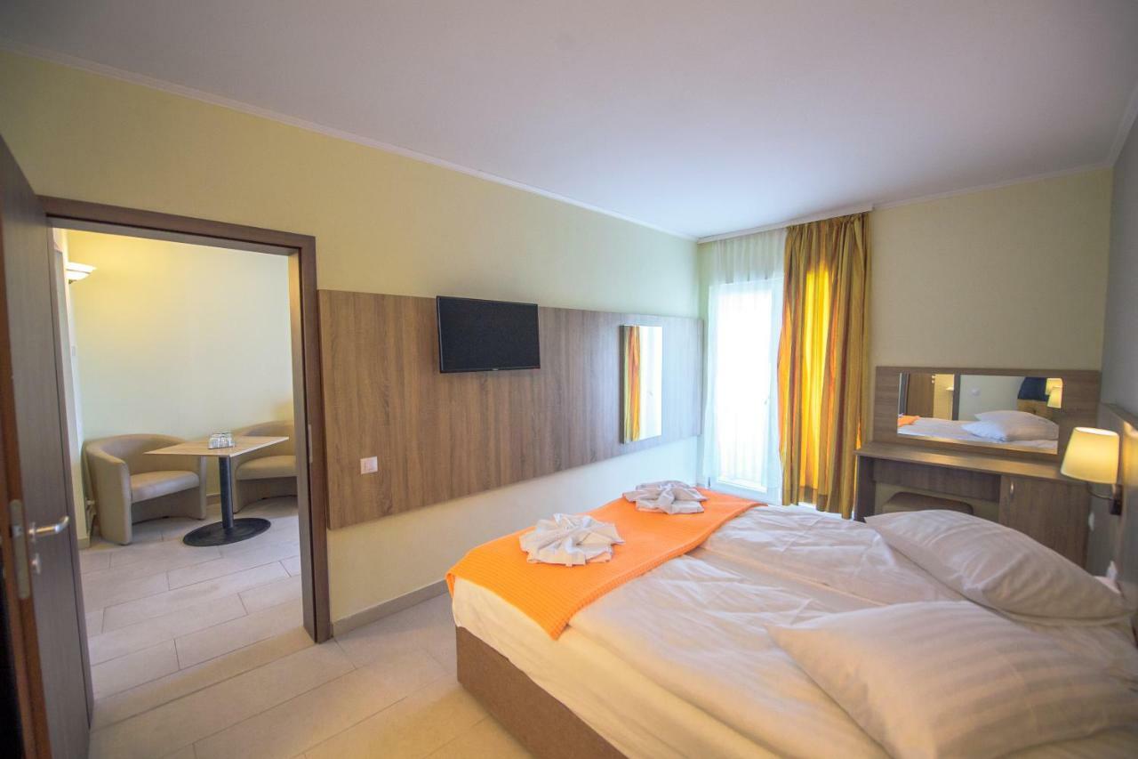 Hotel Piccadilly Мамая Экстерьер фото