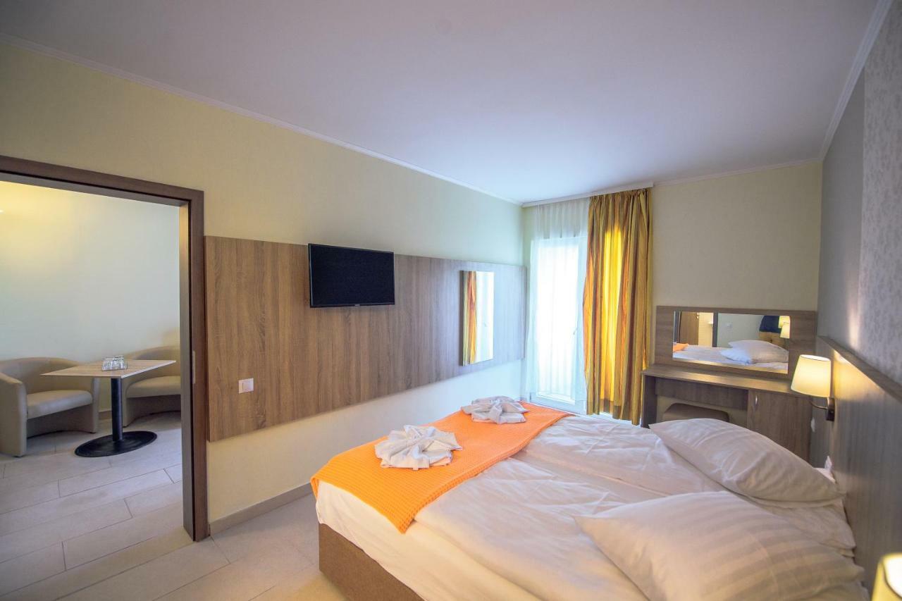 Hotel Piccadilly Мамая Экстерьер фото